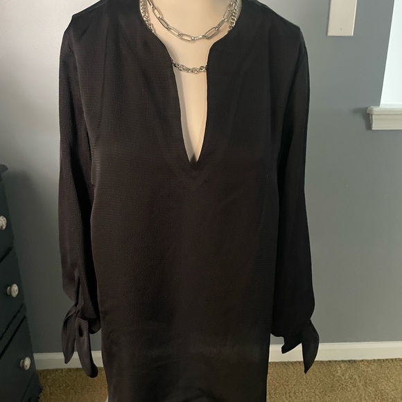 Michael Kors V-Neck Satin 3/4 tie sleeves - Picture 1 of 9